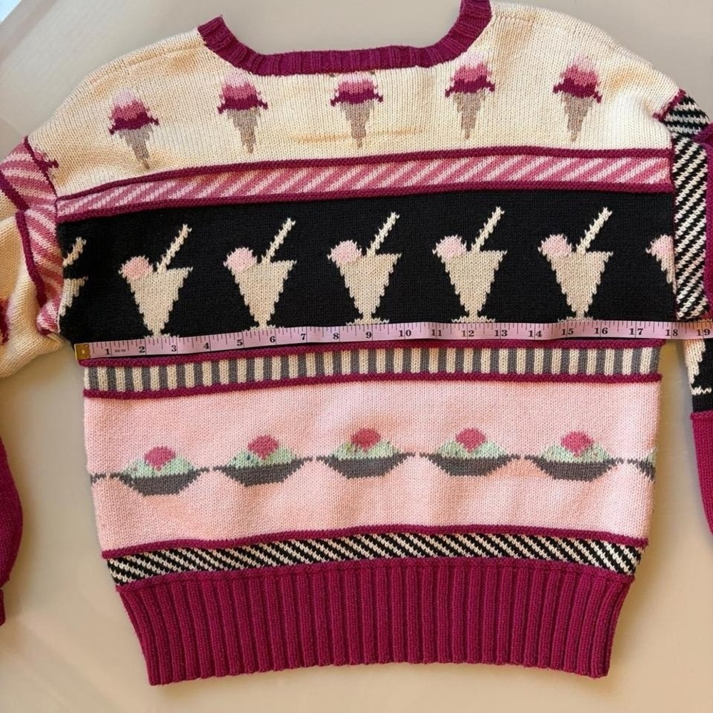 Vintage-Inspired Pink & Burgundy Crewneck Sweater - Picture 6 of 8
